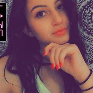 Meet your Posher, Leah